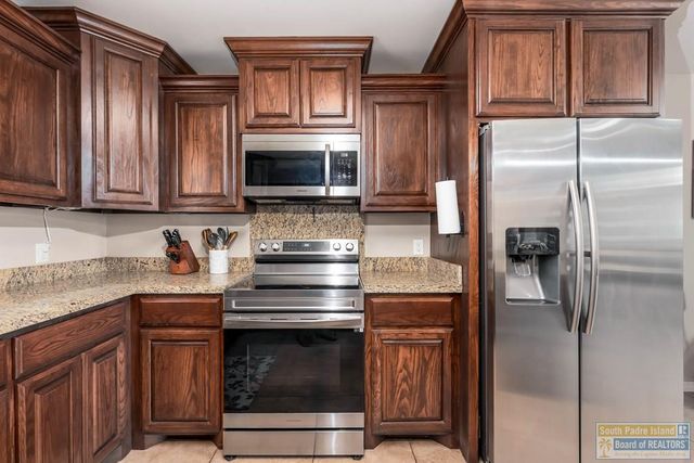 7001 Lago Vista Blvd., Brownsville, TX 78520