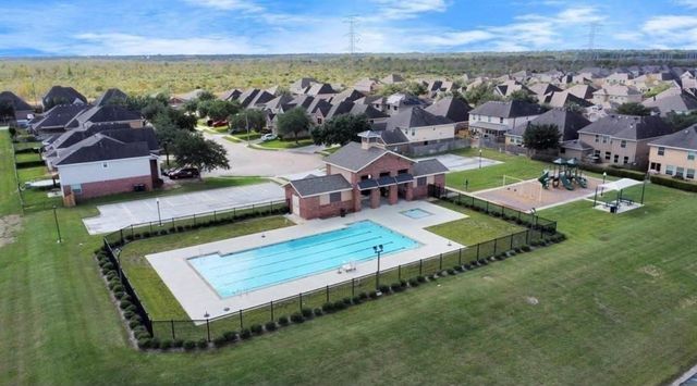 303 Lake Line Drive, Alvin, TX 77511