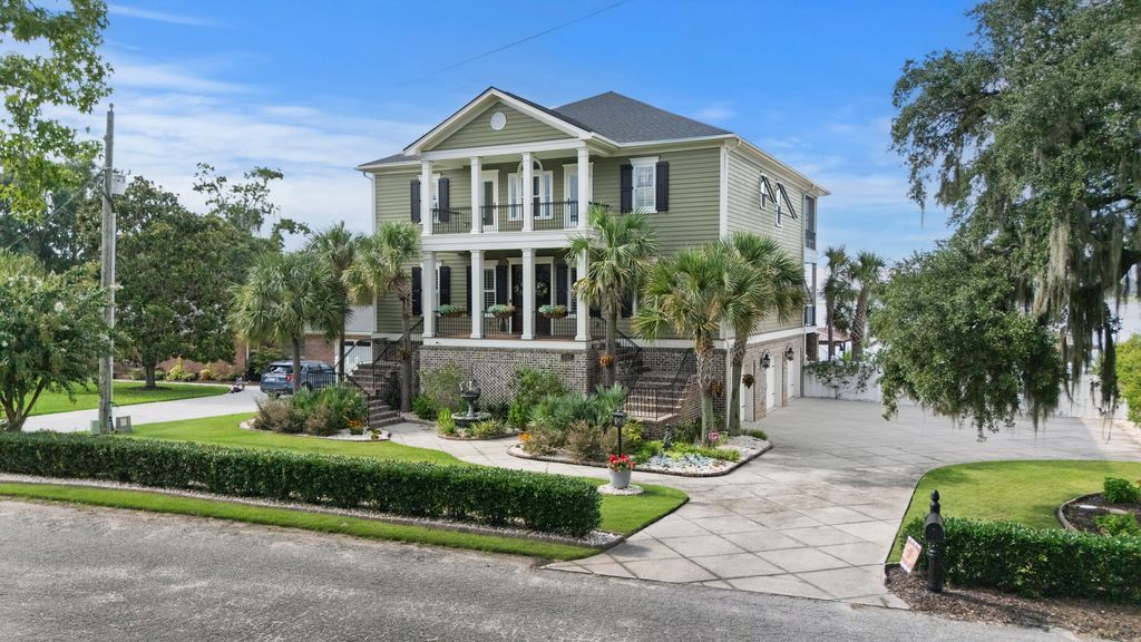 Image 3 of property listing at 1305 Old Rice Mill Road, Moncks Corner, SC 29461