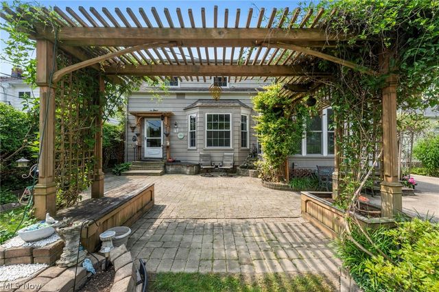 28707 Gilchrist Drive, Willowick, OH 44095