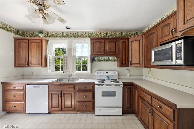 28707 Gilchrist Drive, Willowick, OH 44095