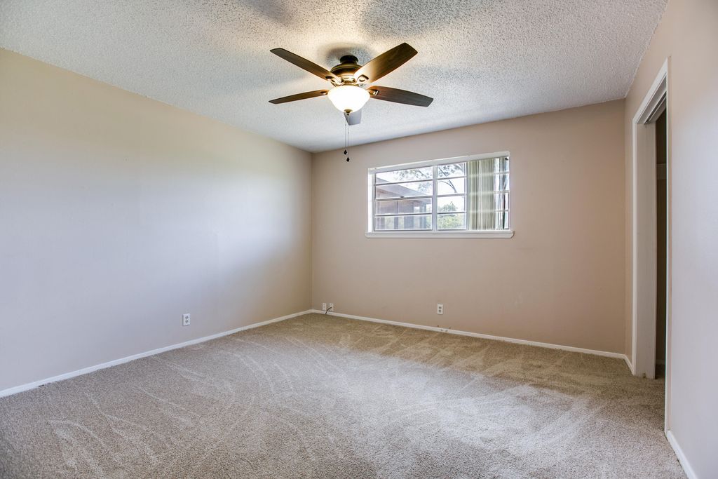 Image 23 of property listing at 207 Briarwood Drive, Bronte, TX 76933