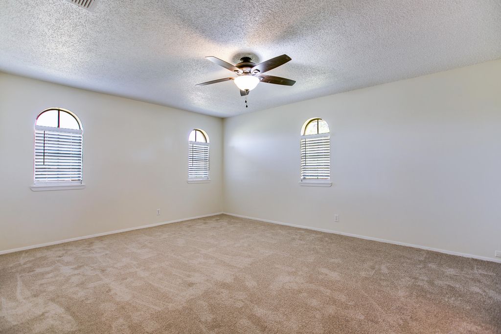 Image 25 of property listing at 207 Briarwood Drive, Bronte, TX 76933