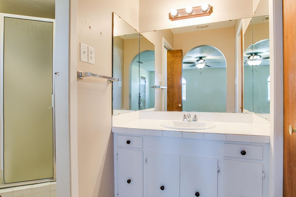 Image 27 of property listing at 207 Briarwood Drive, Bronte, TX 76933