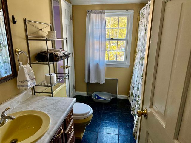 24 SHADWELL Road, Nashua, NH 03062