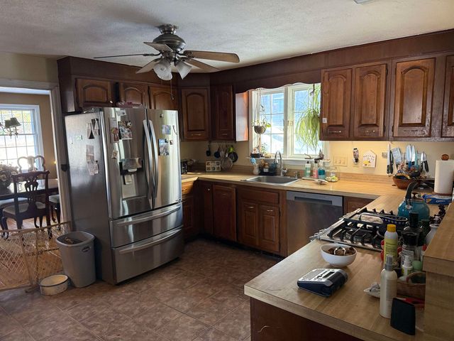 24 SHADWELL Road, Nashua, NH 03062