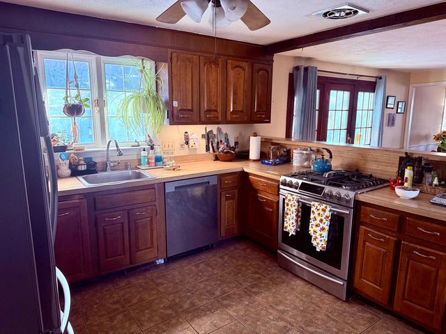 24 SHADWELL Road, Nashua, NH 03062