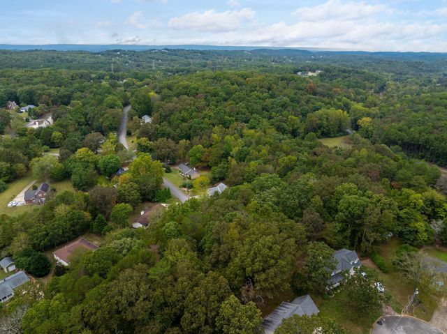 7215 Flagstone Drive, Ooltewah, TN 37363