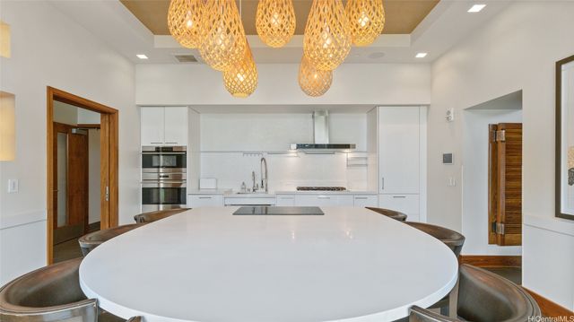 1555 Kapiolani Boulevard 1800, Honolulu, HI 96814
