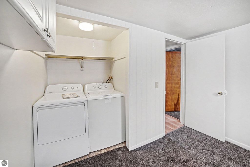 Image 12 of property listing at 2162 3rd Street, Mt Pleasant, MI 48858