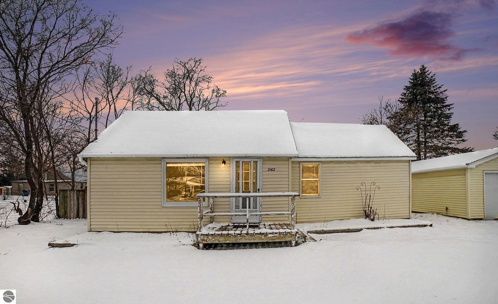 Image 16 of property listing at 2162 3rd Street, Mt Pleasant, MI 48858