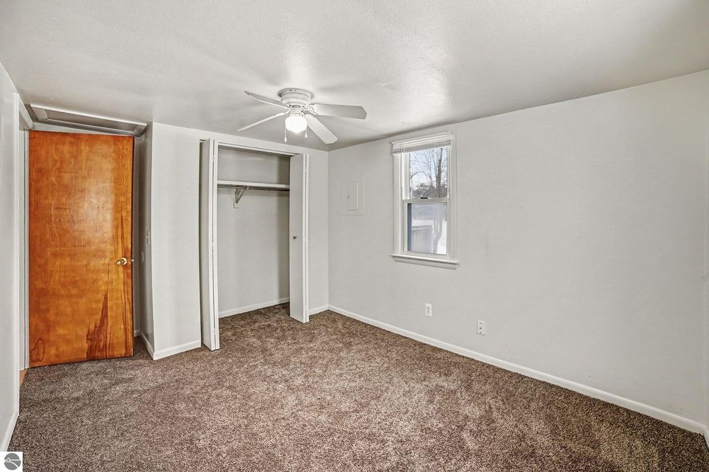 Image 9 of property listing at 2162 3rd Street, Mt Pleasant, MI 48858