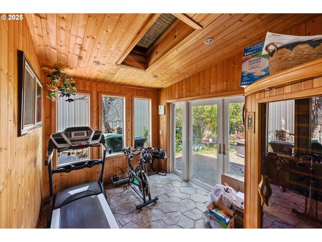 760 OCONNELL St, North Bend, OR 97459