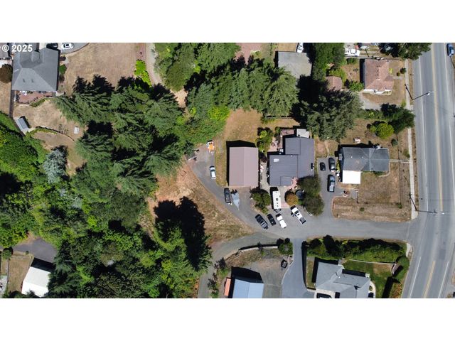 760 OCONNELL St, North Bend, OR 97459