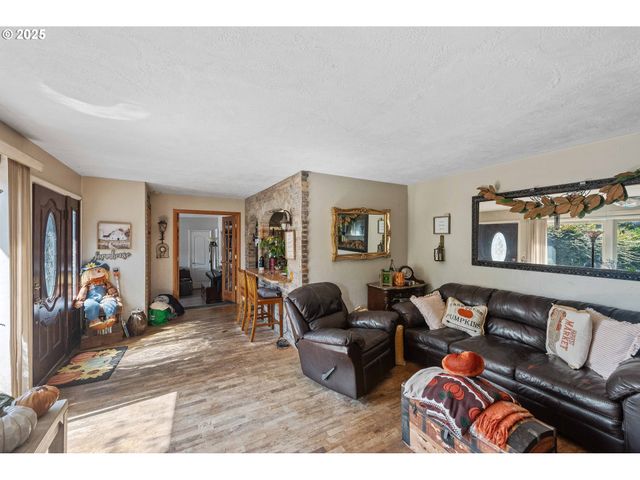 760 OCONNELL St, North Bend, OR 97459