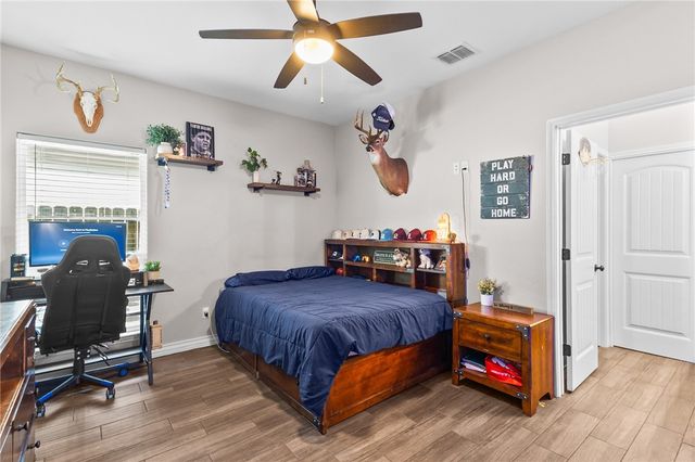 1481 Lady Claudia St, Corpus Christi, TX 78415