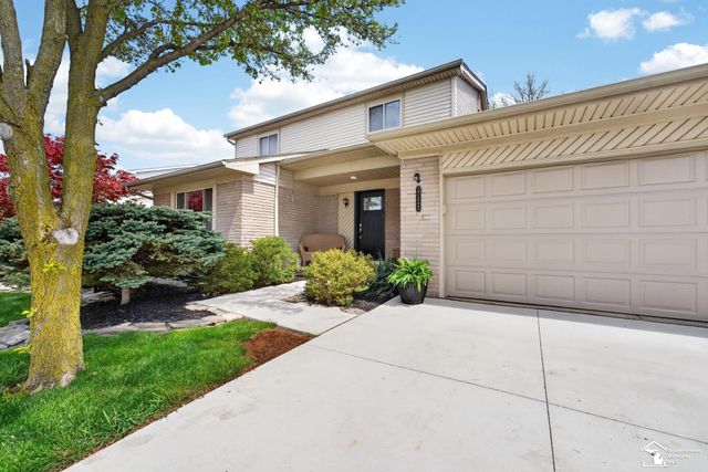 27485 Wyatt Avenue, Brownstown Twp, MI 48183