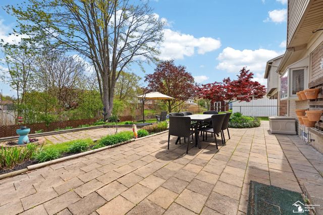 27485 Wyatt Avenue, Brownstown Twp, MI 48183