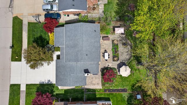 27485 Wyatt Avenue, Brownstown Twp, MI 48183