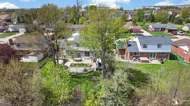 27485 Wyatt Avenue, Brownstown Twp, MI 48183