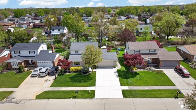 27485 Wyatt Avenue, Brownstown Twp, MI 48183