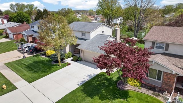 27485 Wyatt Avenue, Brownstown Twp, MI 48183