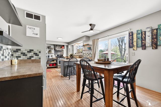 27485 Wyatt Avenue, Brownstown Twp, MI 48183