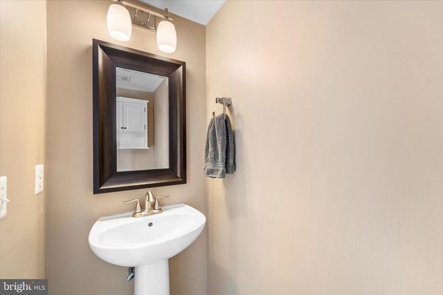 21070 TYLER TOO TER, Ashburn, VA 20147