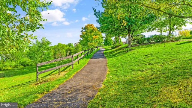 21070 TYLER TOO TER, Ashburn, VA 20147