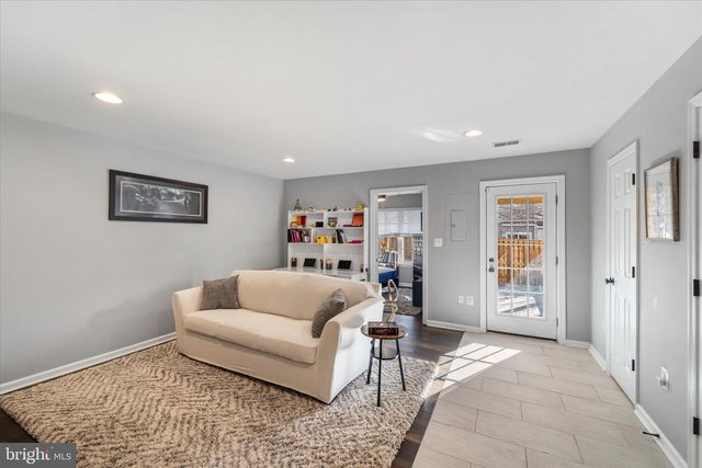 21070 TYLER TOO TER, Ashburn, VA 20147