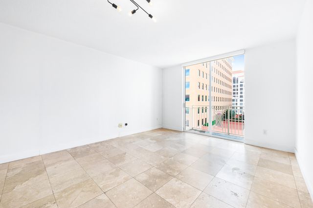 2030 S Douglas Road 807, Coral Gables, FL 33134