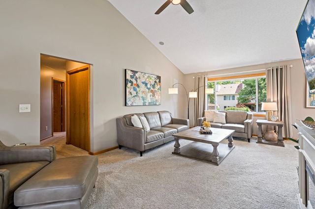 2401 Hydram Avenue N, Oakdale, MN 55128