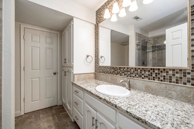 1 Gailosa Lane, Hot Springs Village, AR 71909