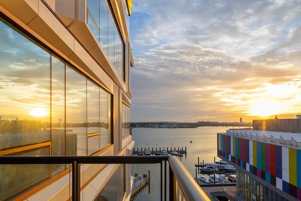 1 Harbor Shore Drive 4M, Boston, MA 02210
