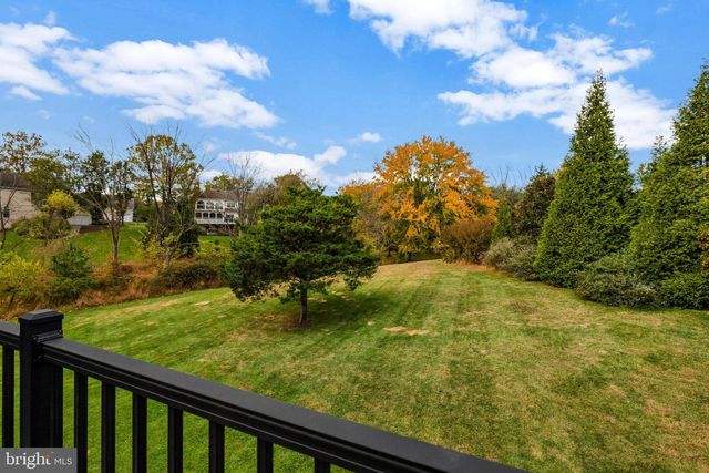 1710 DOVE POINT CT, Vienna, VA 22182