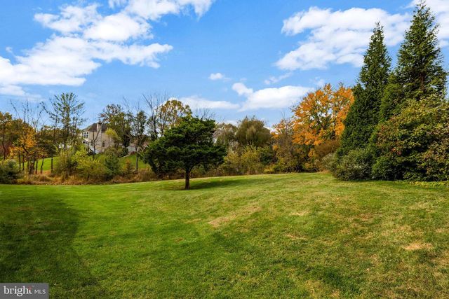 1710 DOVE POINT CT, Vienna, VA 22182