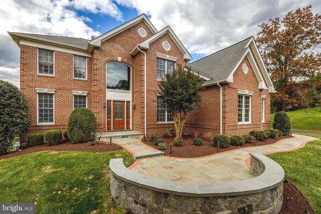 1710 DOVE POINT CT, Vienna, VA 22182