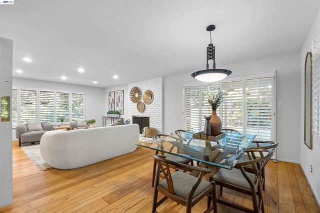 45 Sleepy Hollow Ln, Orinda, CA 94563