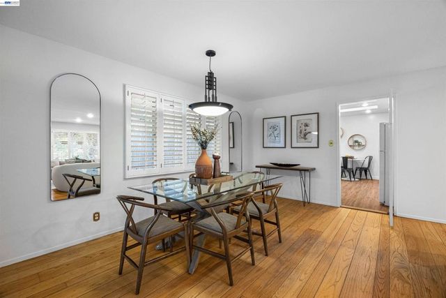 45 Sleepy Hollow Ln, Orinda, CA 94563