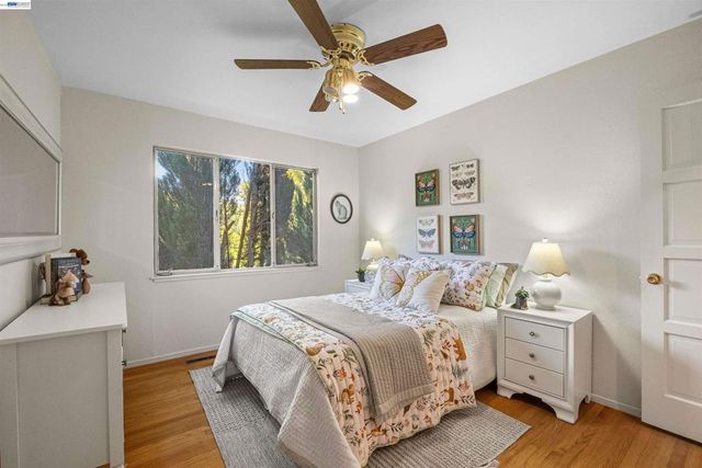45 Sleepy Hollow Ln, Orinda, CA 94563