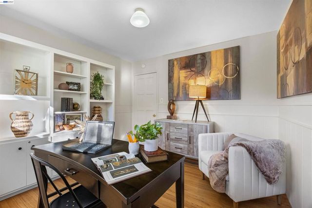 45 Sleepy Hollow Ln, Orinda, CA 94563