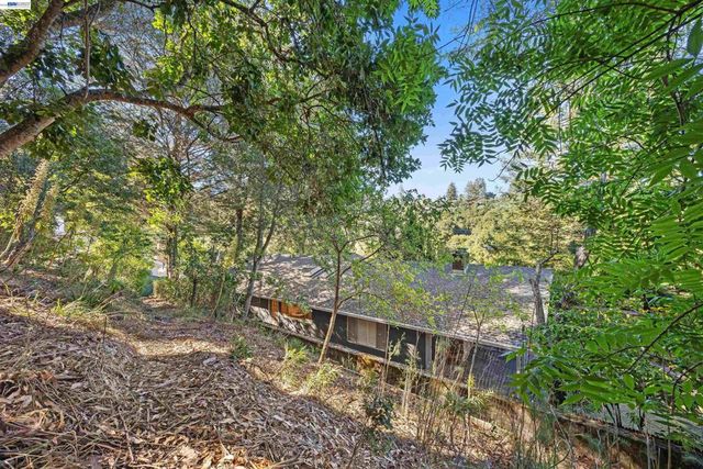 45 Sleepy Hollow Ln, Orinda, CA 94563