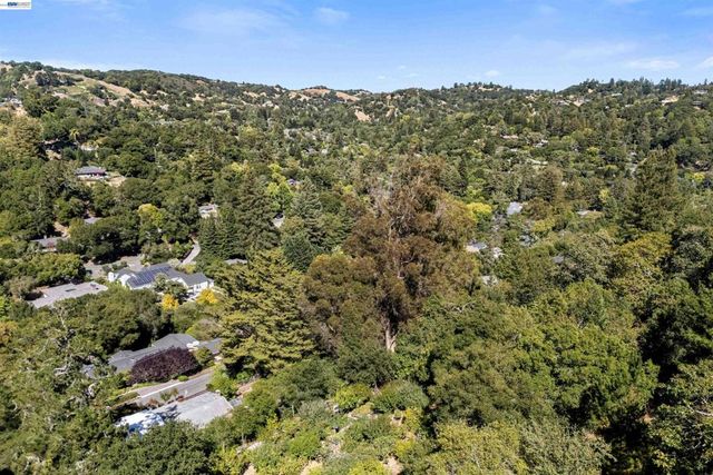 45 Sleepy Hollow Ln, Orinda, CA 94563