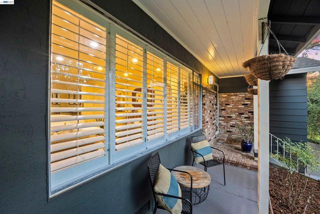 45 Sleepy Hollow Ln, Orinda, CA 94563