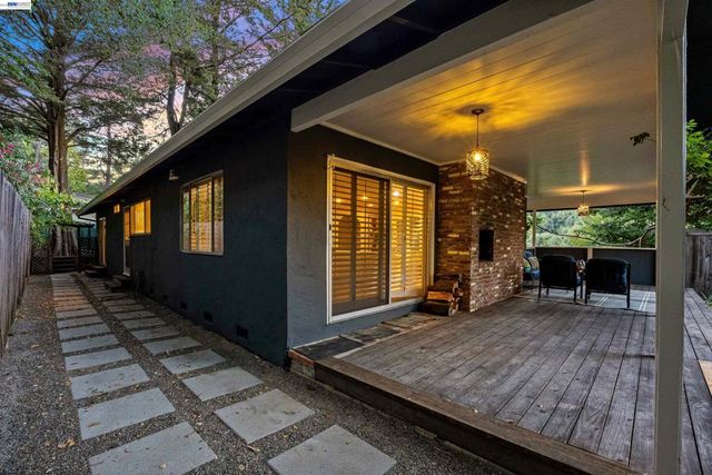 45 Sleepy Hollow Ln, Orinda, CA 94563