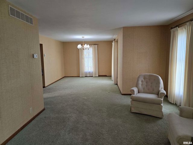 145 INGERSOLL Boulevard, Canton, IL 61520