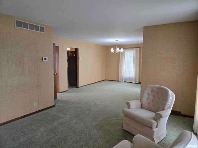 145 INGERSOLL Boulevard, Canton, IL 61520