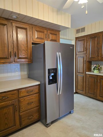 145 INGERSOLL Boulevard, Canton, IL 61520