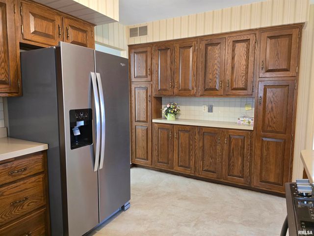 145 INGERSOLL Boulevard, Canton, IL 61520