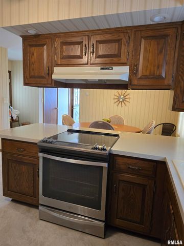 145 INGERSOLL Boulevard, Canton, IL 61520